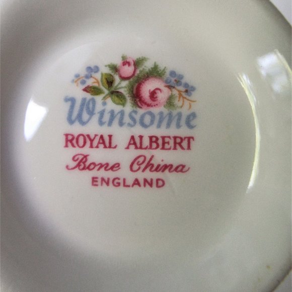 Bone China Mug Winsome by Royal Albert, England 1975-1997 - Picture 11 of 12